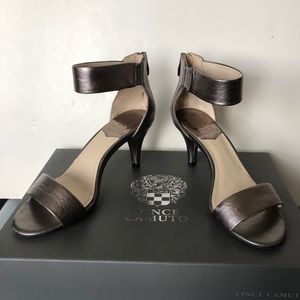Metallic dressy heels worn once